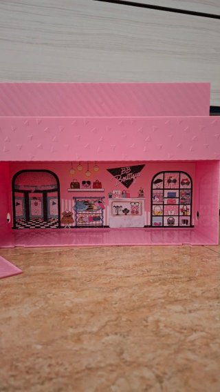 LOL Surprise Pop-up Store + dos muñecas gratis