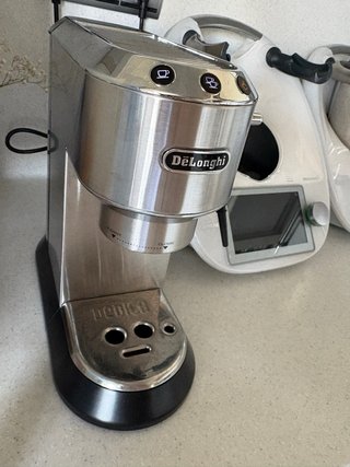 Cafetera DeLonghi Dedica
