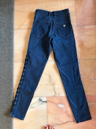 Pantalones Guess Talla 34 con Cuerdas Laterales