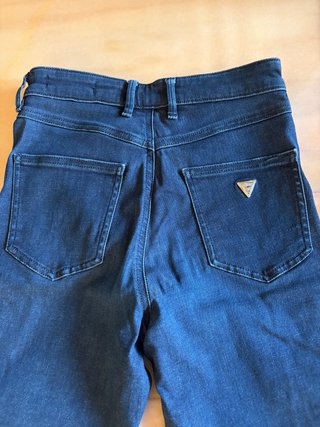 Pantalones Guess Talla 34 con Cuerdas Laterales