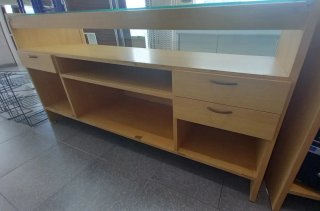 Mostrador madera con vitrina cristal