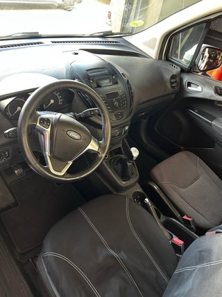 Ford E-Transit Courier 2018