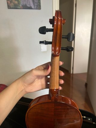 Violín 4/4 con estuche, arco y hombrera