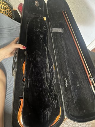 Violín 4/4 con estuche, arco y hombrera
