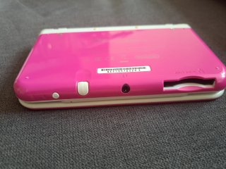 Nintendo New 3DS XL Rosa con Caja y Cargador