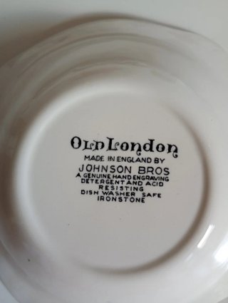 Plato antiguo Johnson Brothers.
