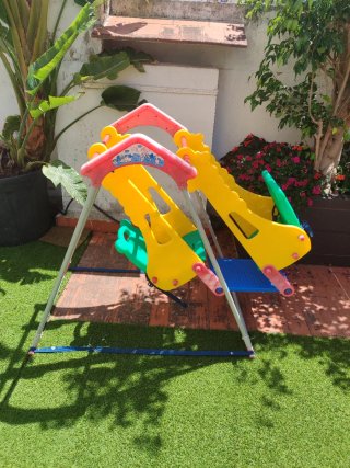Columpio infantil de plástico
