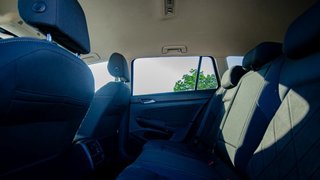 Volkswagen Golf familiar negro