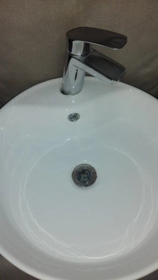 Lavabo de baño porcelana y metal