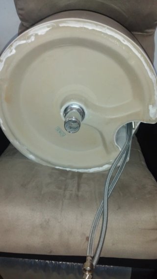 Lavabo de baño porcelana y metal