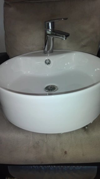 Lavabo de baño porcelana y metal
