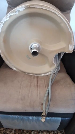 Lavabo de baño porcelana y metal