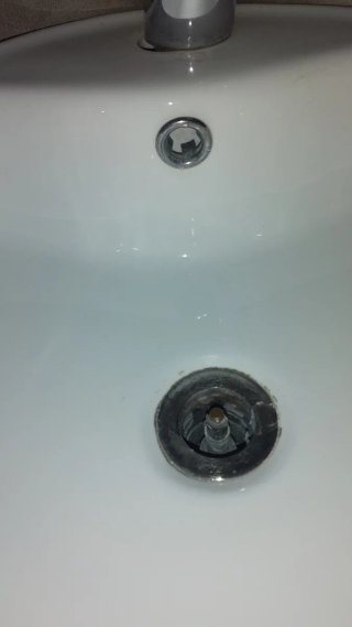Lavabo de baño porcelana y metal