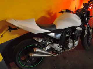 Kawasaki Z750 A2 2006 Blanca