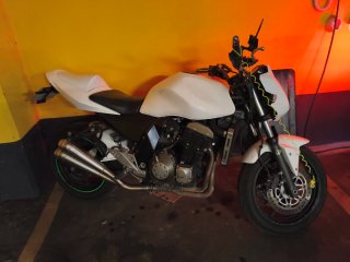 Kawasaki Z750 A2 2006 Blanca