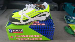 Zapatillas de seguridad TOTAL Talla 41 y 42 SOLO