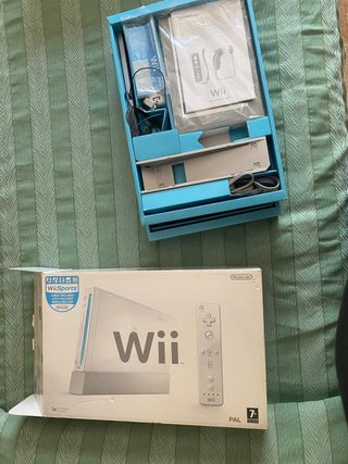Nintendo Wii + 2 controller bianca