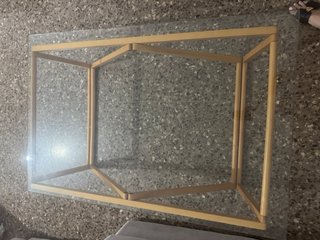 Mesa centro cristal y madera dorada