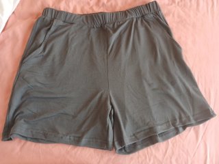 Pantalón corto gris nuevo sin etiqueta talla L