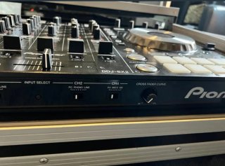 Controlador DJ Pioneer DDJ-SX2 + MacBook Pro i7