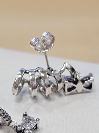 Pendientes Pandora Trepadores Lazo Los Bridgerton+