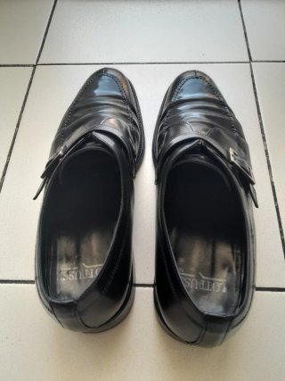 Zapatos para hombre Lotusse.Negros Hebilla N⁰44