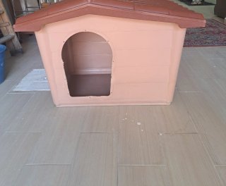 Caseta para perro de plástico color beige