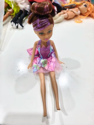Muñeca bailarina con tutú rosa