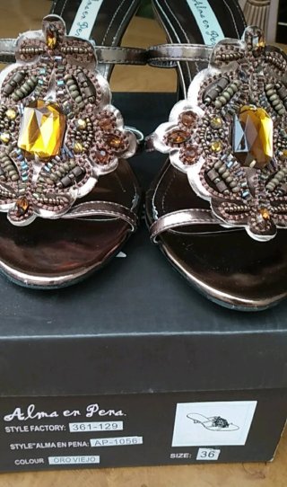 Sandalias Alma en Pena Oro Viejo T.- 36