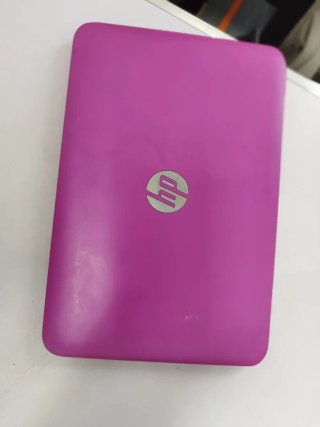 Ordenador HP rosa casi nuevo
