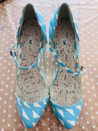 Zapatos Kling azules y blancos
