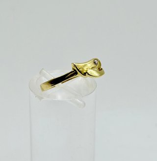 ANILLO AVE CON PIEDRA BLANCA ORO 18K. Peso 1,34g