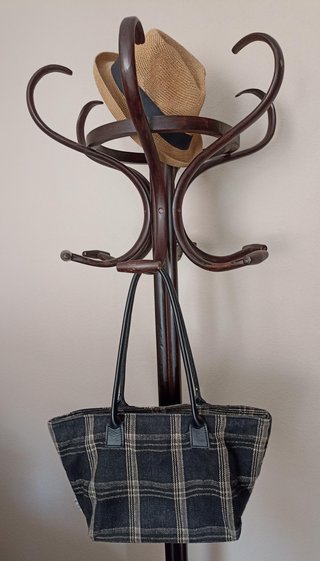 Bolso de mano de tela a cuadros