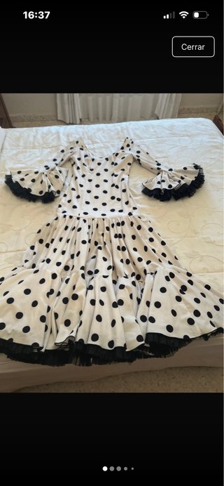 Traje de flamenca lunares