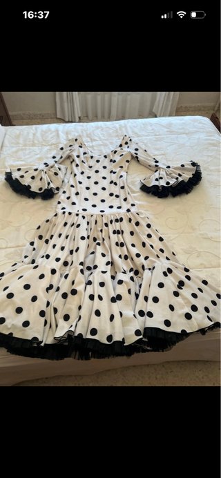 Traje de flamenca lunares