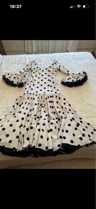 Traje de flamenca lunares