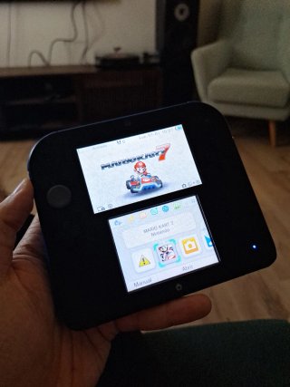 Nintendo 2DS Negra/Azul + Cargador
