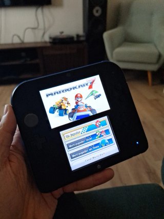 Nintendo 2DS Negra/Azul + Cargador