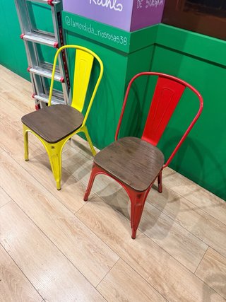 46 Sillas Metálicas Tolix con Asiento Madera