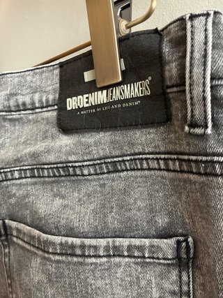 Pantalón vaquero slim fit gris