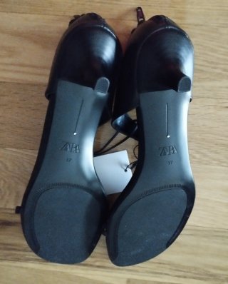 Sandalias Zara Piel Tacón Bajo Negras