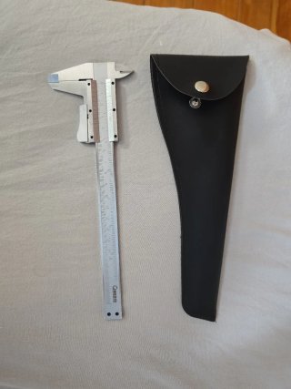 Pie de Rey 20 cm con funda