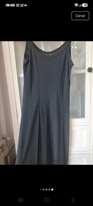 Vestido negro de tirantes largo