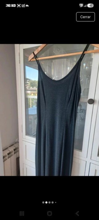 Vestido negro de tirantes largo