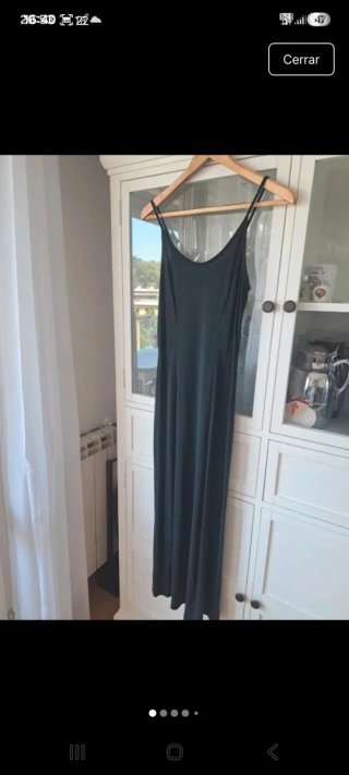Vestido negro de tirantes largo