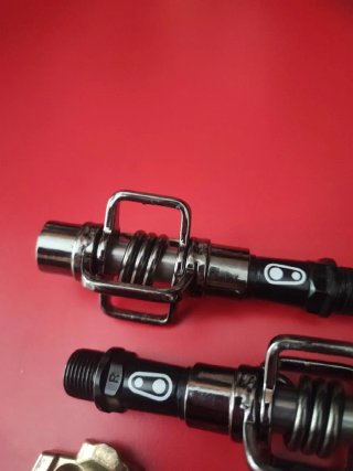 Pedales Crankbrothers Eggbeater con calas