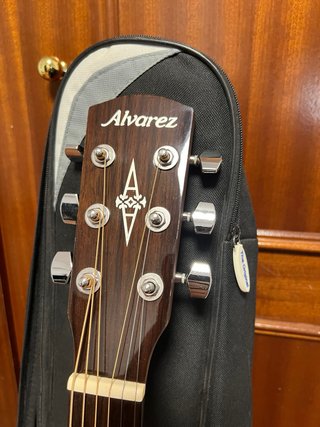 Guitarra Electroacústica Alvarez con Funda