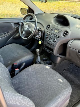 Toyota Yaris 2003
