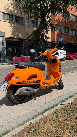 Vespa GTS 300 Naranja 2013