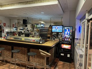 Local, Bar/ restaurante . En pleno funcionamiento.